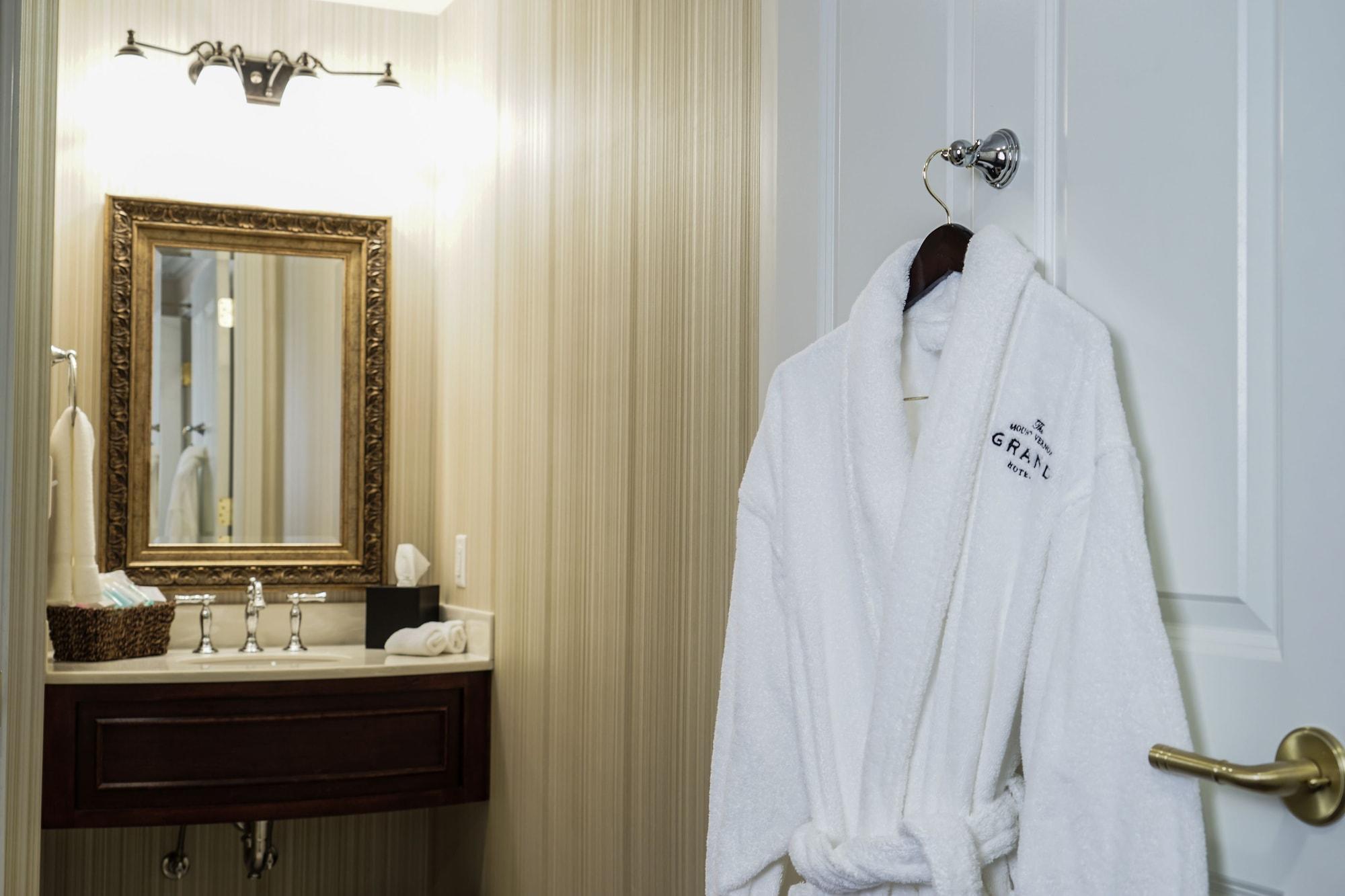 The Mount Vernon Grand Hotel Екстериор снимка